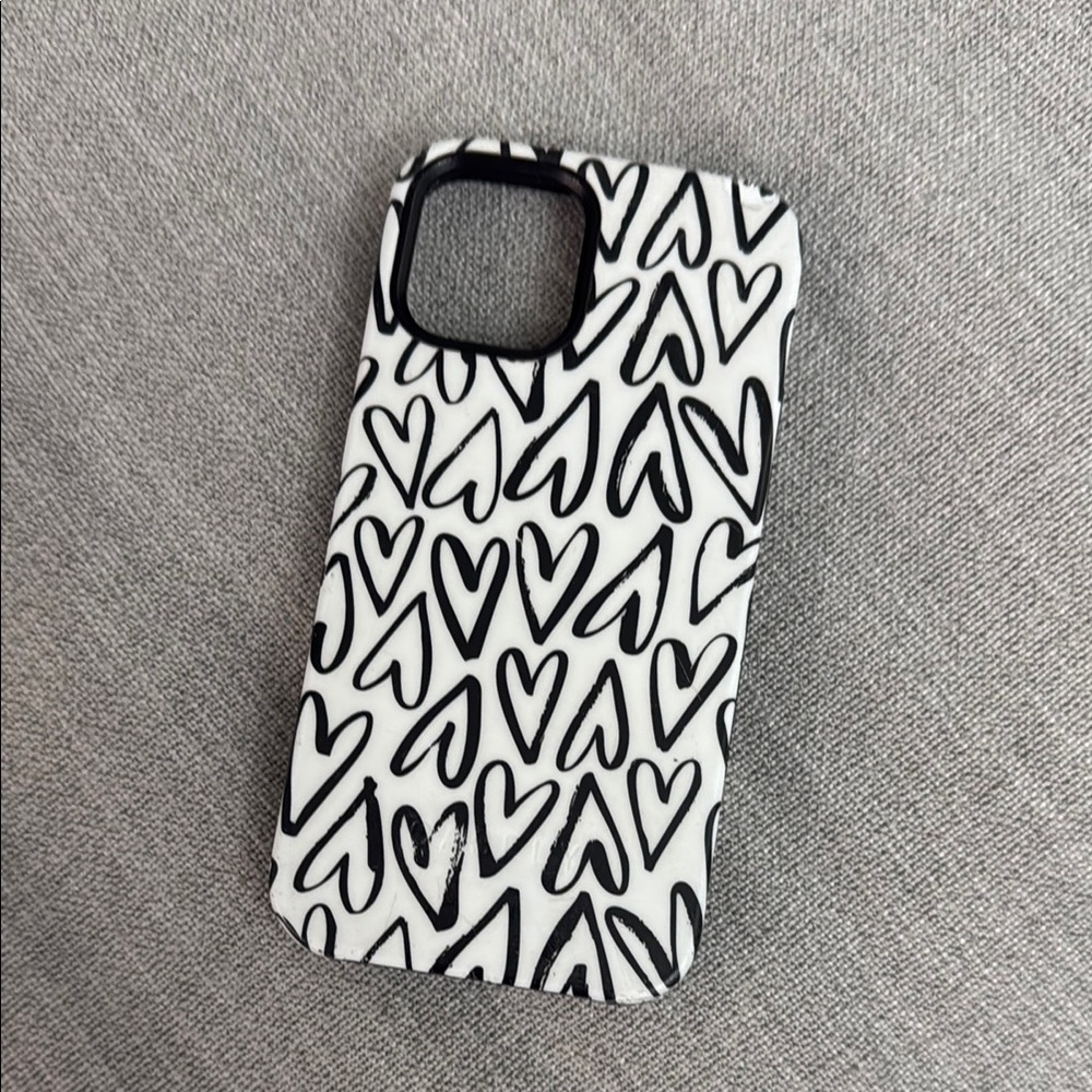 Stylish Black and White Heart Pattern Phone Case